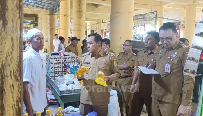 Hari Pertama Kerja, Wabup Barsel Cek Harga dan Stok Pangan Jelang Ramadan