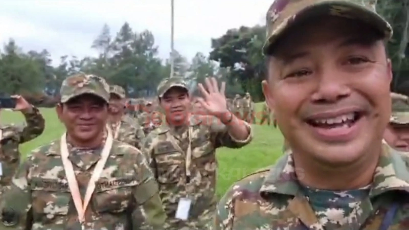 Bupati dan Wakil Bupati Barito Selatan mengikuti retret Akademi Militer di Magelang bersama kepala daerah lainnya untuk menerima arahan kepemimpinan. (foto: Geloranews.co/dok)