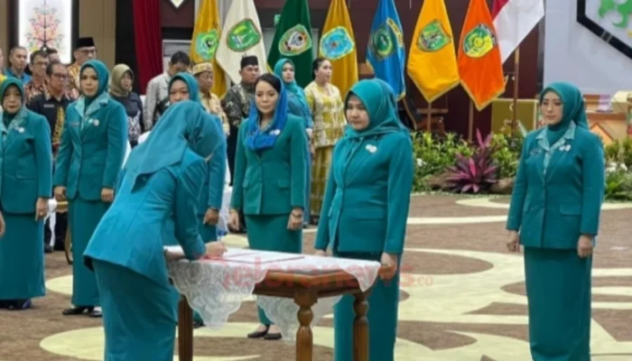 Hj Permanasari Eddy Raya Samsuri Resmi Dilantik Sebagai Ketua TP PKK Barsel 2025-2030
