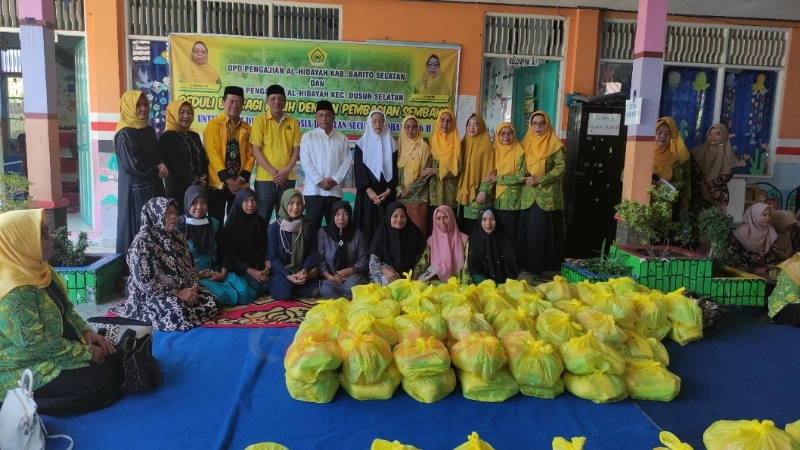 Pengajian Al-Hidayah Barsel bagikan sembako kepada kaum duafa dan lansia menyambut Ramadhan 1446 H.