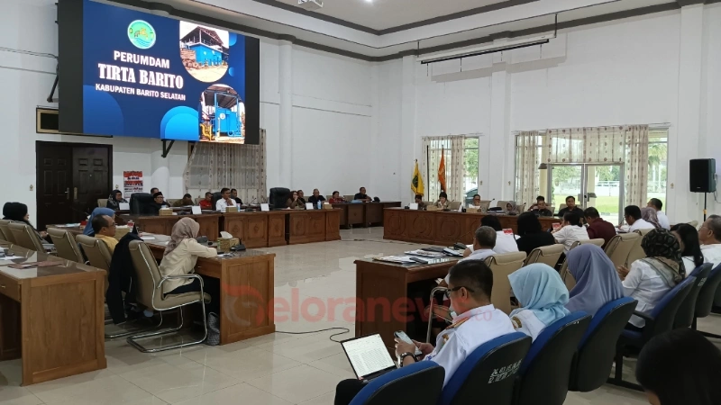 Rapat Dengar Pendapat DPRD Barsel membahas CPNS dan layanan air bersih bersama instansi terkait.