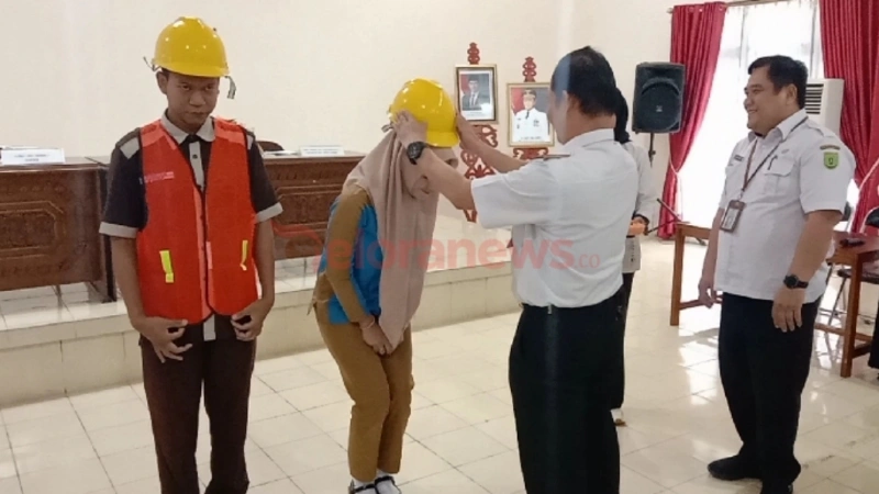 Pelatihan dan Sertifikasi Konstruksi bagi Siswa SMK di Barsel