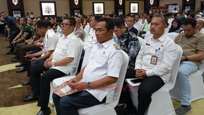 Wakil Bupati Barsel, Khristianto Yudha, menghadiri Rakor Luas Tambah Tanam dan Sosialisasi Inpres Nomor 3 Tahun 2025 di Aula Jayang Tingang, Kantor Gubernur Kalteng, Rabu (19/3).