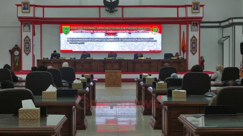 Suasana Rapat Paripurna ke-17 DPRD Barito Selatan di Graha Paripurna, Buntok, Jumat (21/3), membahas Laporan Keterangan Pertanggungjawaban (LKPJ) Bupati Tahun 2024.