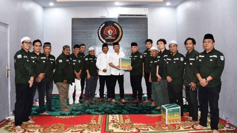 Bupati Barito Selatan H. Eddy Raya Samsuri dan Wakil Bupati Khristianto Yudha menghadiri buka puasa bersama dengan anggota PWI Barsel, sebagai bentuk sinergi dan kemitraan strategis dalam pembangunan daerah.