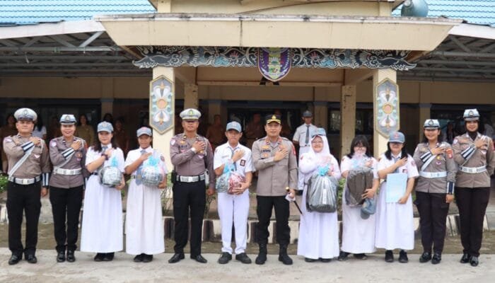 Police Goes to School, Kapolres Barsel Pimpin Upacara di SMA Negeri 1 Buntok