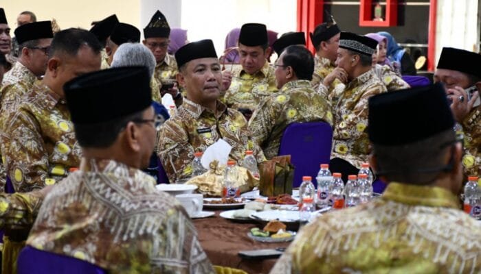 Bupati Barsel Hadiri Upacara Puncak Harjad ke-73 HSU di Amuntai