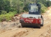 Alat Berat Ekskavator dan Wales TMMD ke-124 Bekerja Bergantian Buka Jalan Baru