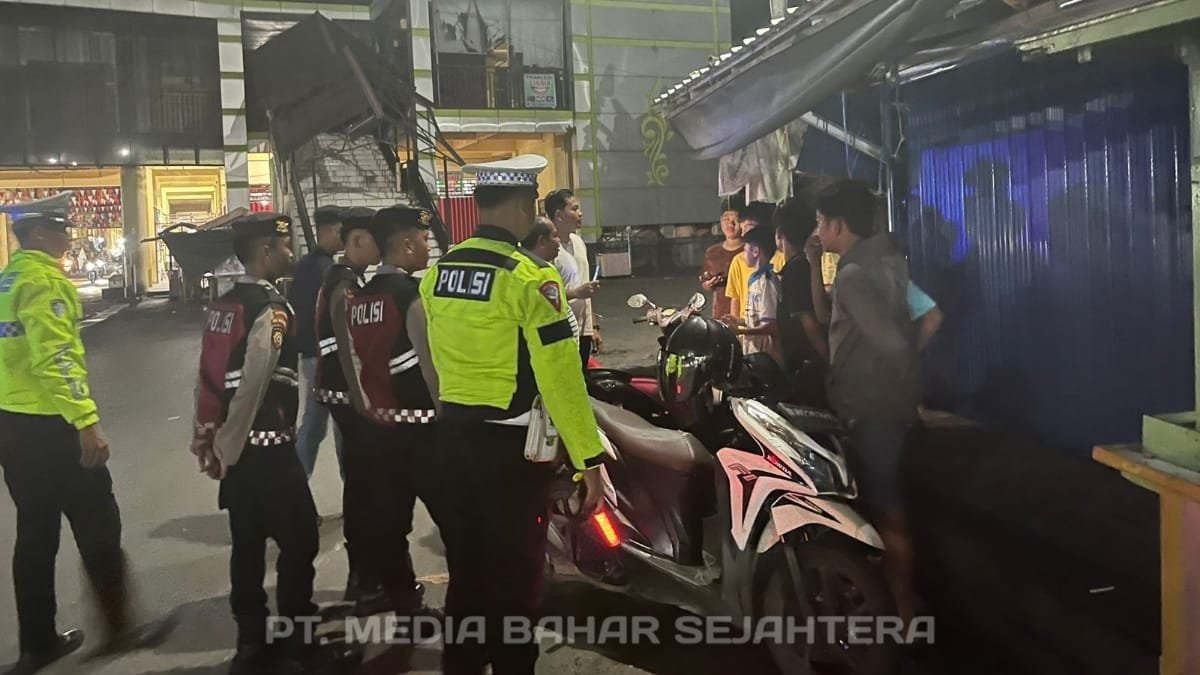 patroli-malam-kryd-polres-barsel-temukan-remaja-pesta-miras-di-stadion-batuah