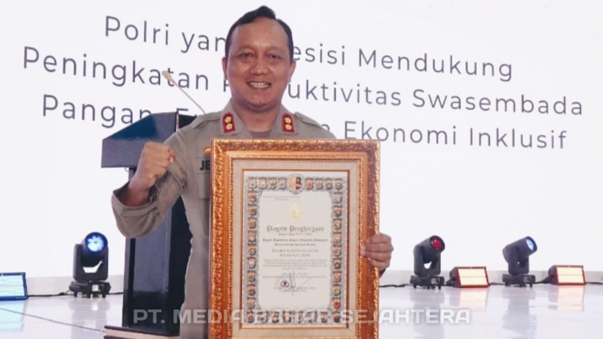 polres-barsel-raih-penghargaan-pelayanan-prima-dari-kapolri-dalam-musrenbang-polri-2025