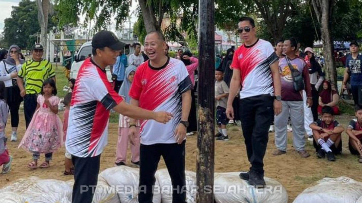 wakil-ketua-i-dprd-barsel-ideham-hadiri-jalan-santai-hut-bhayangkara-ke-79