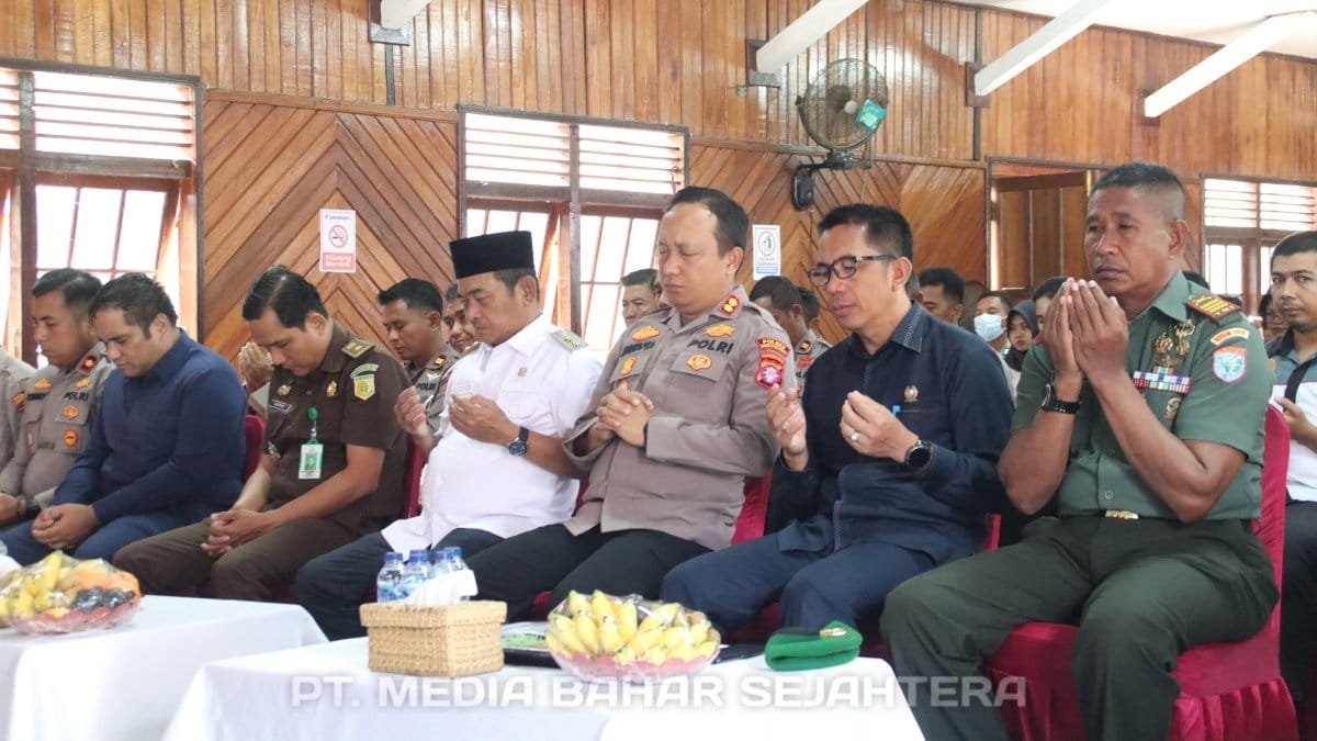 wabup-khristianto-yudha-hadiri-doa-bersama-lintas-agama-peringatan-hari-bhayangkara-ke-79-di-barsel
