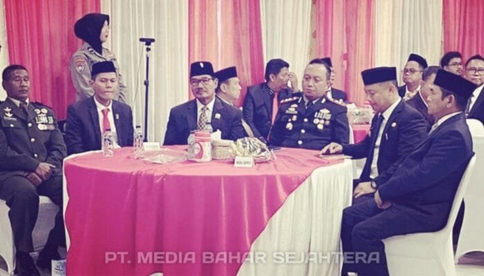 Ketua DPRD Barsel Hadiri Peringatan Hari Bhayangkara ke-79 di Halaman Kantor Bupati