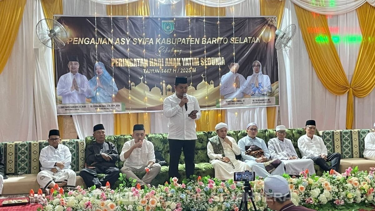 asisten-iii-setda-barsel-hadiri-peringatan-hari-anak-yatim-se-dunia-di-masjid-almunawarah
