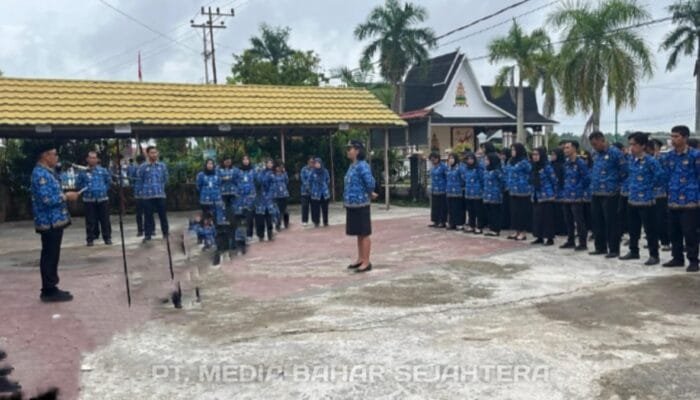 ASN Kecamatan Dusun Selatan Ikuti Apel Hari Kesadaran Nasional, Plt. Camat Tekankan Disiplin dan Inovasi