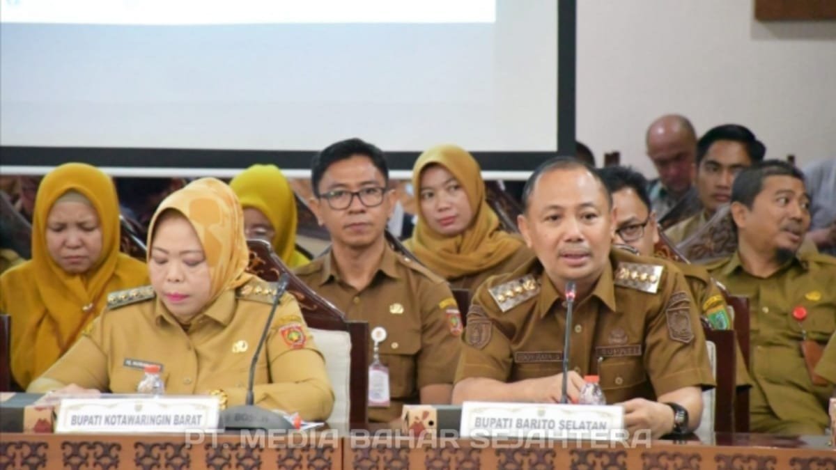 bupati-eddy-raya-hadiri-rakor-evaluasi-anggaran-triwulan-ii-se-kalteng