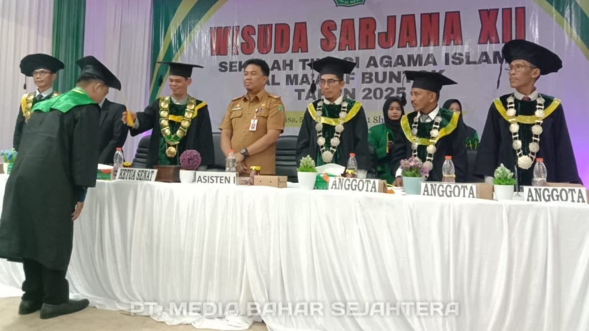stai-al-ma’arif-buntok-wisuda-angkatan-ke-12,-asisten-i-setda-barsel:-perguruan-tinggi-adalah-pondasi-kemajuan-daerah