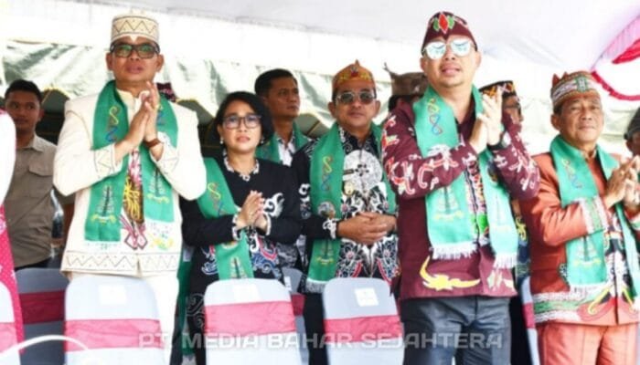 Bupati Barito Selatan Eddy Raya Samsuri dan Wakil Bupati Khristianto Yudha Hadiri HUT Ke 23 Kabupaten Barito Timur