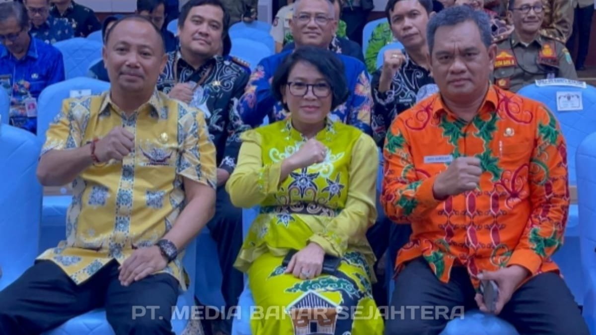 rakor-karhutla-digelar-di-palangka-raya,-bupati-barito-selatan-tegaskan-komitmen-penanganan-dini