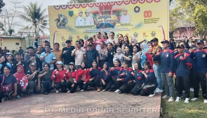 Wabup Khristianto Yudha Buka Lomba Tarik Tambang Meriahkan HUT RI ke-80 dan Hari Jadi Barsel ke-66