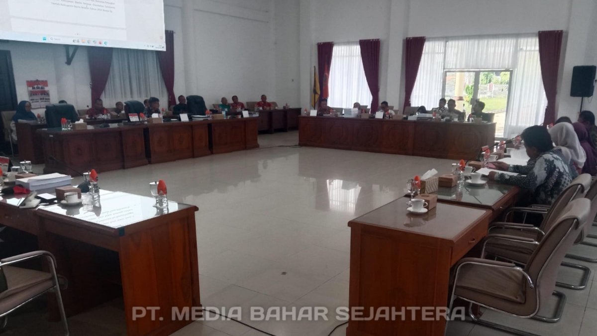 rapat-gabungan-dprd-barito-selatan-bahas-ranperda-kearsipan,-belum-capai-kesepakatan