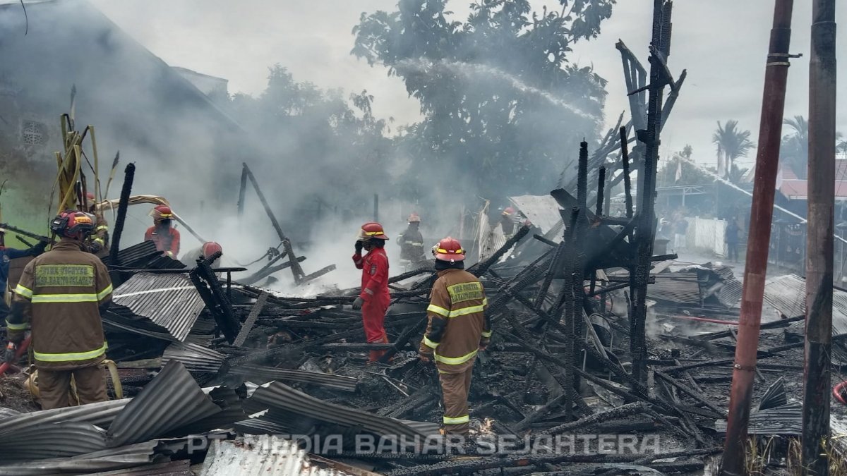 rumah-di-buntok-kota-hangus-terbakar,-kerugian-capai-ratusan-juta-rupiah