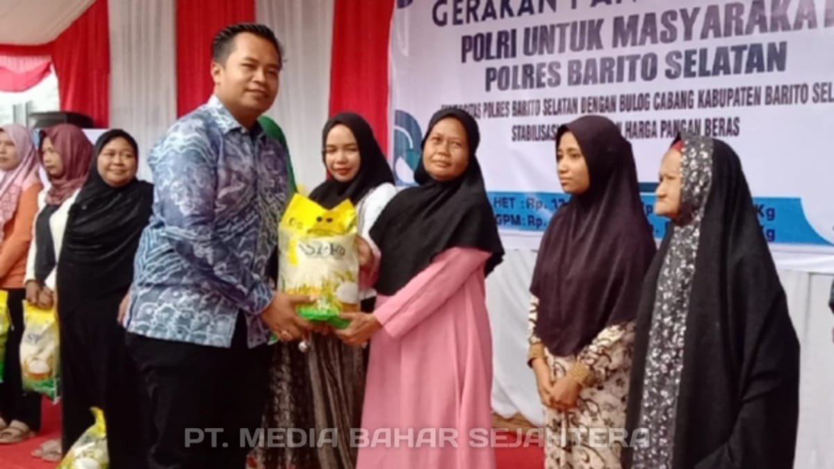 riri-fardani-hadiri-kick-off-gerakan-pangan-murah-di-polres-barsel.