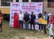 Ketua Komisi III DPRD Barsel Sudiarto Lepas Peserta Jalan Sehat di Desa Babai