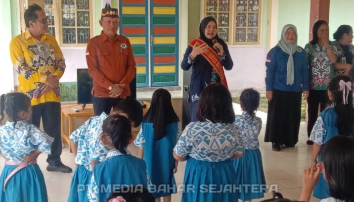 Bunda PAUD Barsel Kunjungi Dua TK di Kecamatan Dusun Selatan