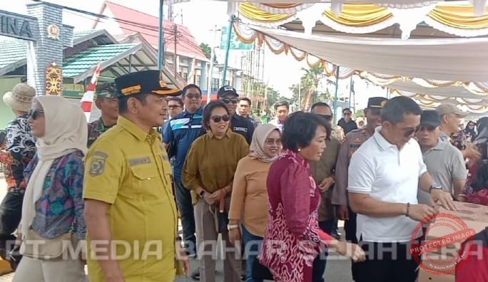 ribuan-warga-padati-tenda-makan-gratis-di-hut-ke-66-barito-selatan