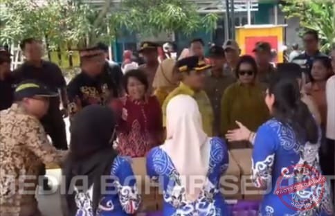 bpkad-barsel-hadirkan-stand-makan-gratis-di-hut-ke-66-kabupaten-barito-selatan