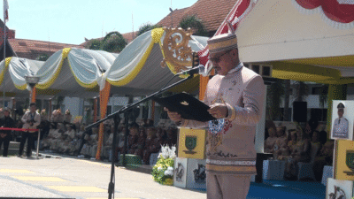 ketua-dprd-barsel-bacakan-teks-uud-1945-pada-hut-ke-66-barito-selatan