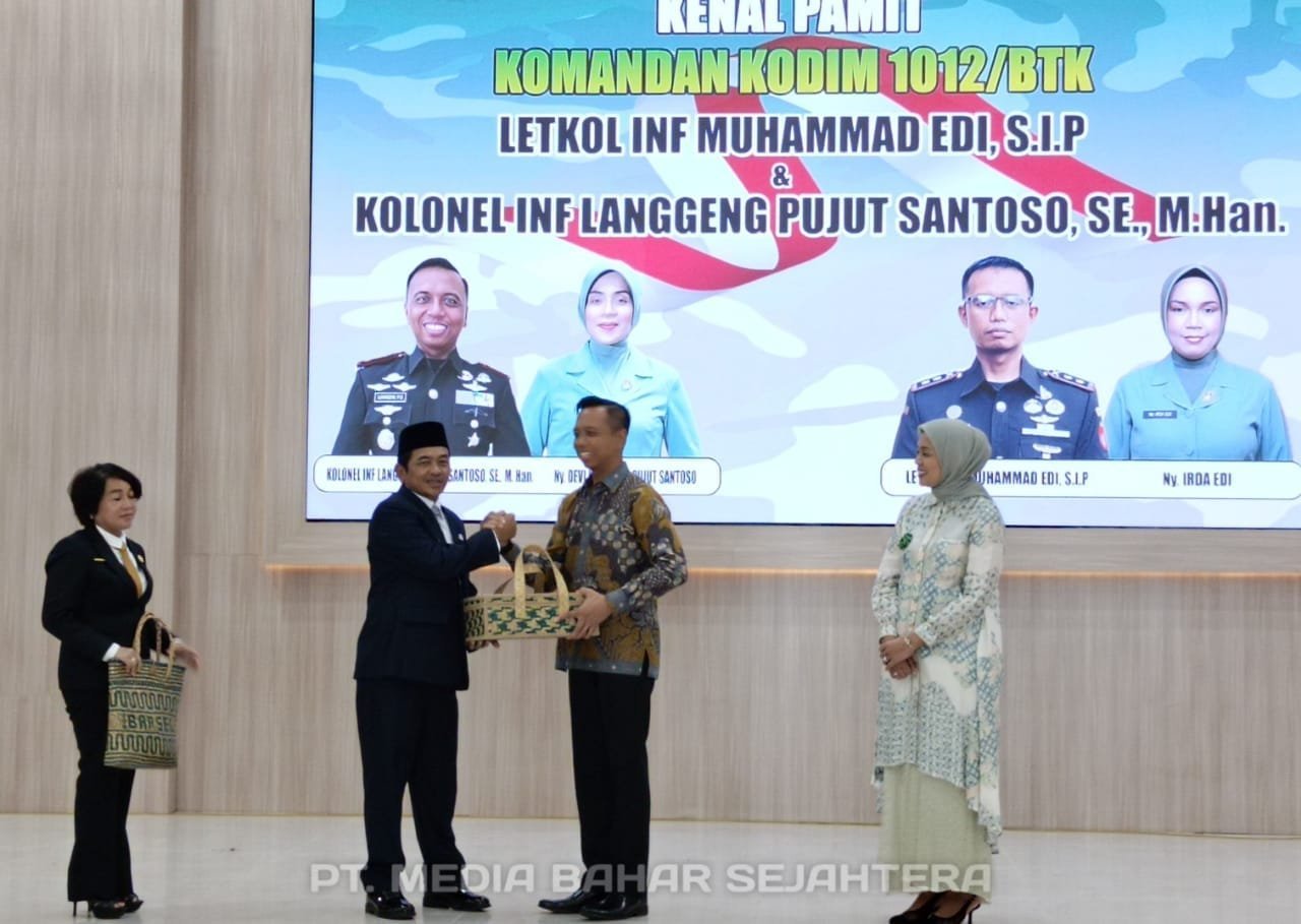 wabup-barsel-hadiri-kenal-pamit-dandim-1012/buntok,-estafet-kepemimpinan-diserahterimakan