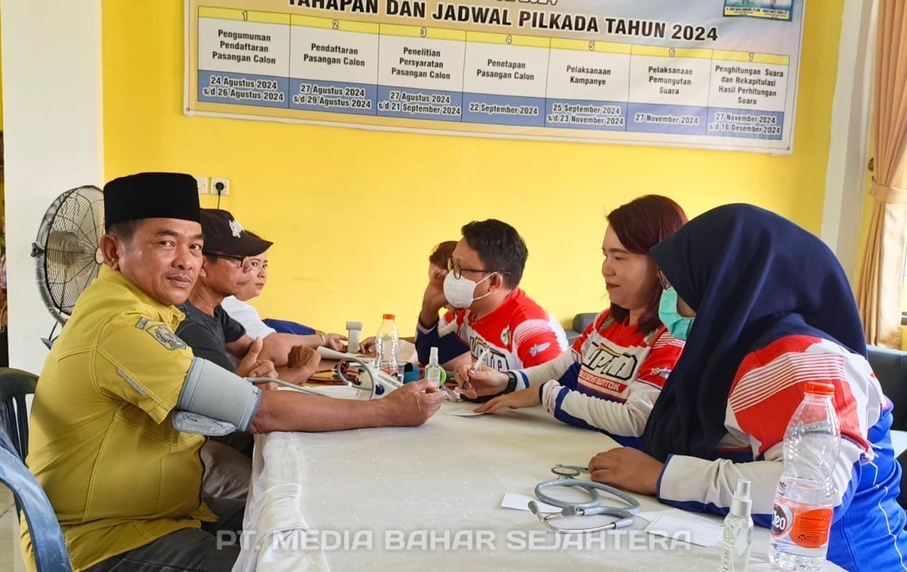 wabup-barito-selatan-buka-pasar-murah-hut-ke-61-partai-golkar