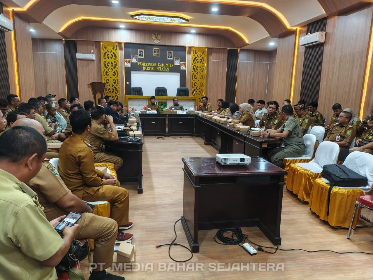 pemkab-barito-selatan-gelar-rapat-koordinasi-bahas-penambang-emas-tanpa-izin-di-sepanjang-sungai-barito‎