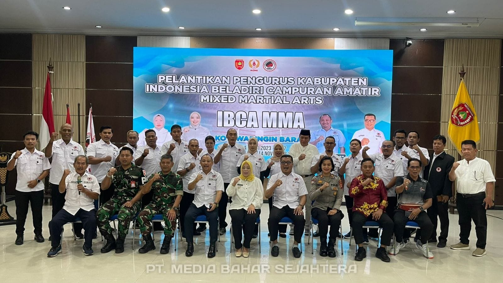 ketua-ibca-mma-kalteng-eddy-raya-samsuri-lantik-pengurus-ibca-mma-kotawaringin-barat‎