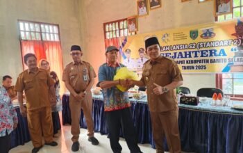 wabup-barito-selatan-hadiri-sekolah-lansia-di-jelapat,-ajak-peserta-tetap-sehat,-bermartabat,-dan-produktif