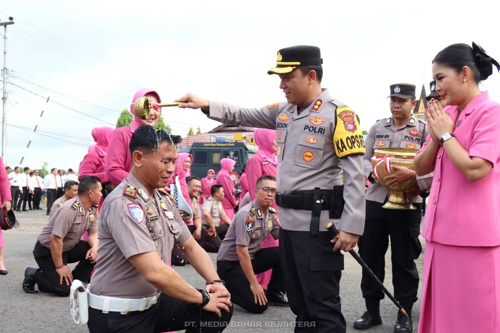 kapolres-barsel-pimpin-upacara-korp-raport-kenaikan-pangkat-29-personel