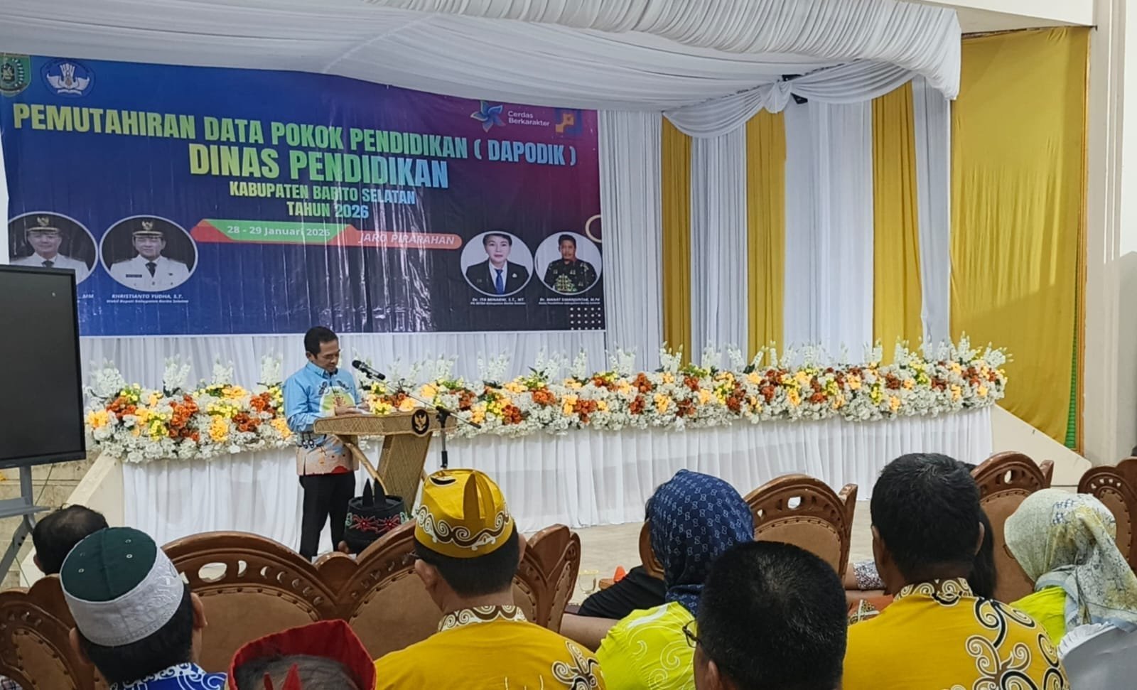 wabup-barsel-buka-bimtek-pemutakhiran-dapodik-2026,-diikuti-666-peserta