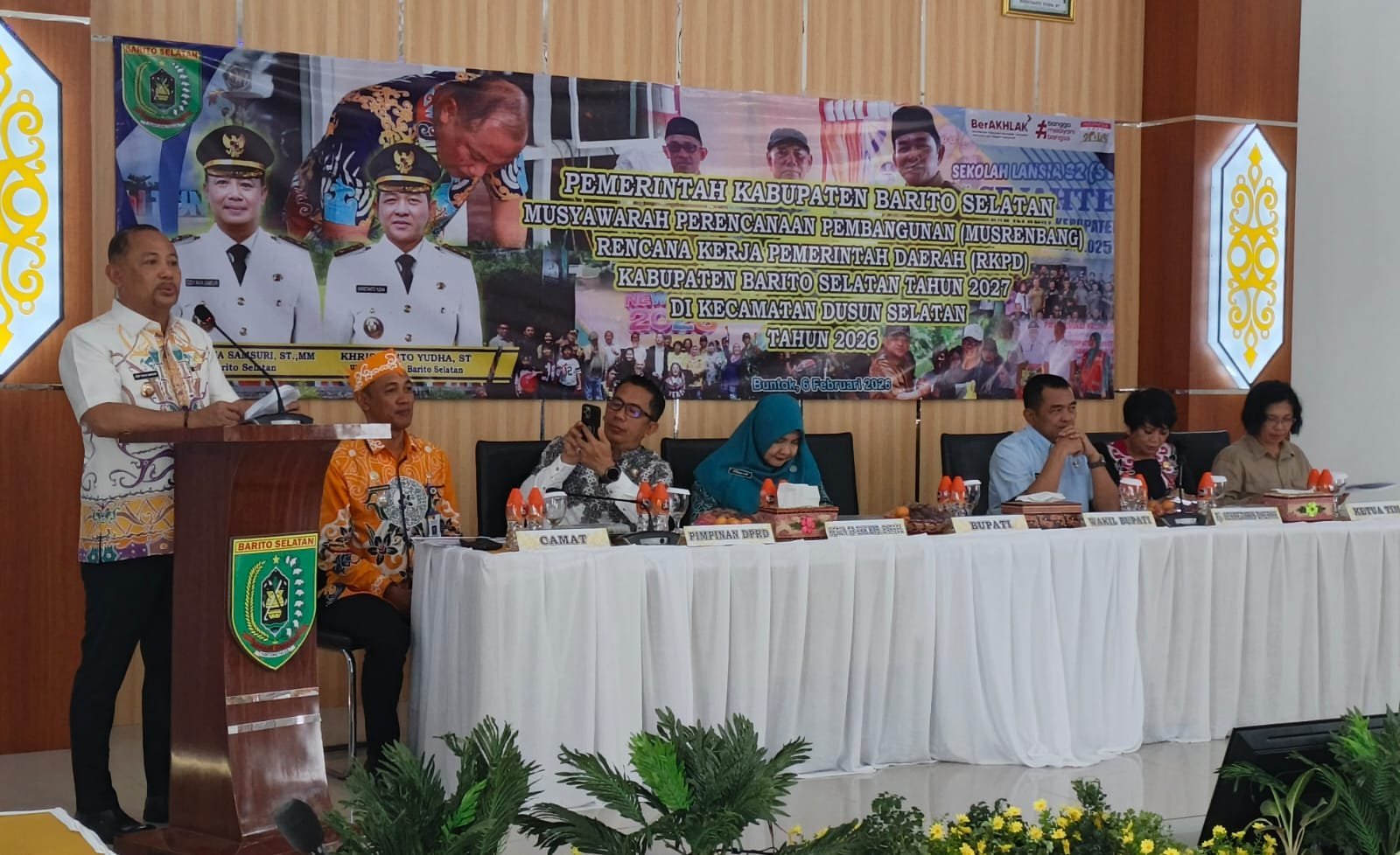 bupati-barsel-minta-pejabat-kurangi-perjalanan-dinas