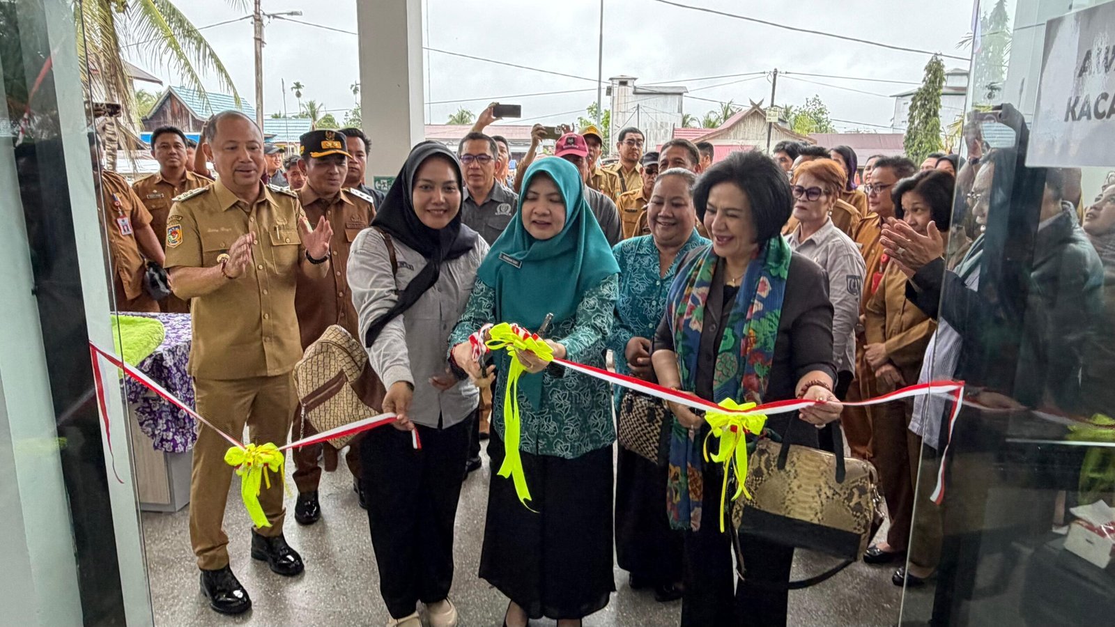 bupati-eddy-raya-samsuri-resmikan-puskesmas-pendang,-perkuat-layanan-kesehatan-warga