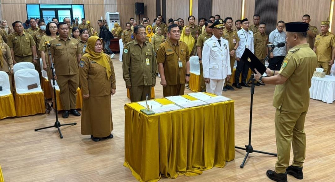 bupati-lantik-27-pejabat,-perkuat-reformasi-birokrasi-di-barito-selatan‎
