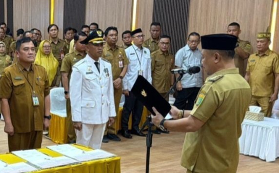 hawinu-b-handen-resmi-jabat-sekretaris-dpupr-barito-selatan,-bupati-tekankan-penguatan-kinerja-infrastruktur