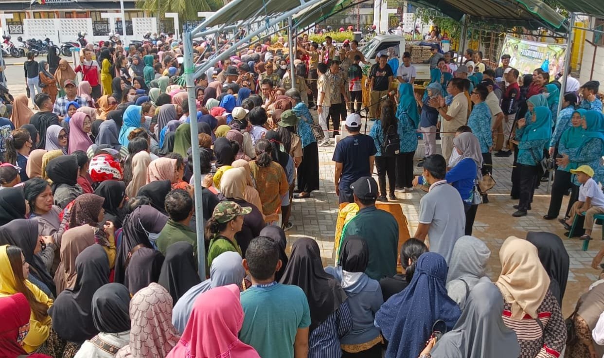 ratusan-warga-antusias-ikuti-gerakan-pangan-murah-tp-pkk-barito-selatan-jelang-ramadan-1447-h