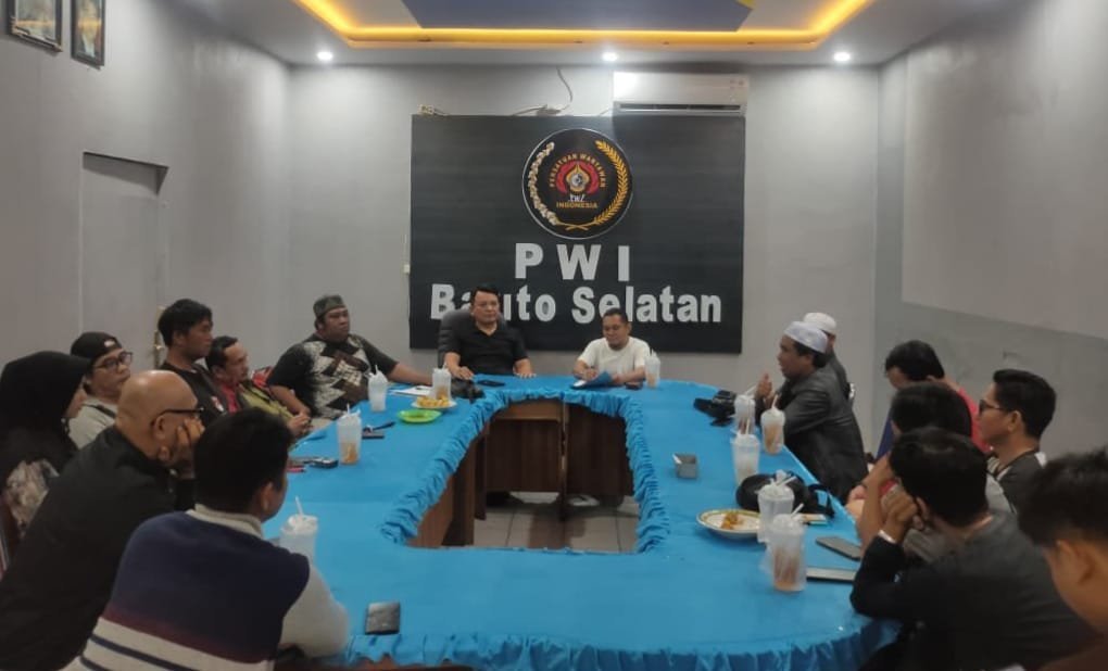 pwi-barito-selatan-gelar-rapat-insidental-bahas-keberlangsungan-organisasi-dan-kerja-sama-media‎