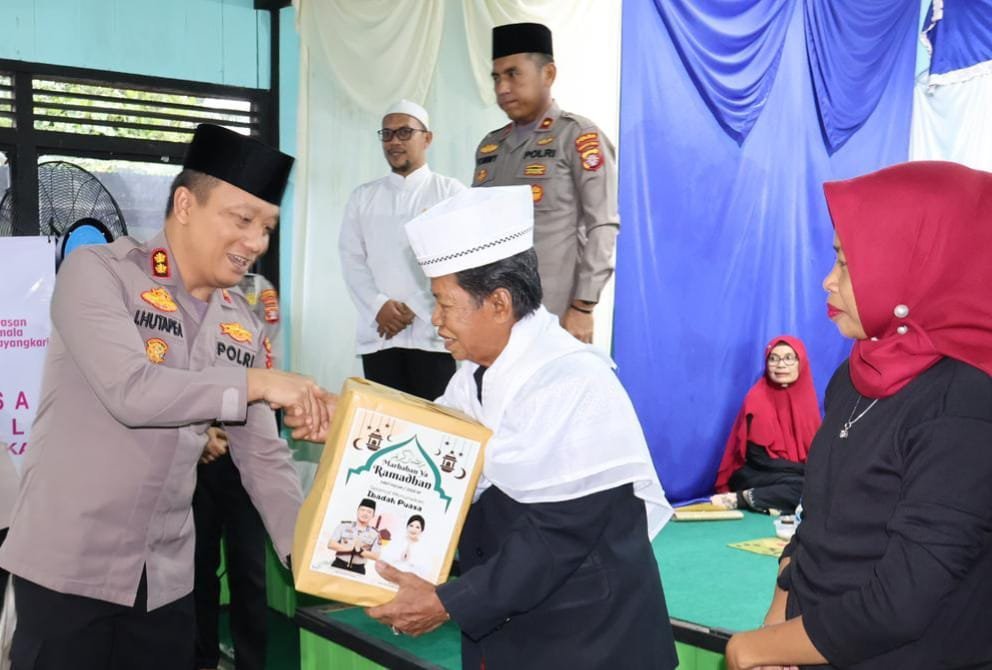 kapolres-barsel-buka-puasa-bersama-santri-ponpes-ahlussunnah-wal-jamaah‎