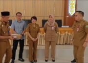 10.573 Warga Barsel Terima Kartu Huma Betang Sejahtera