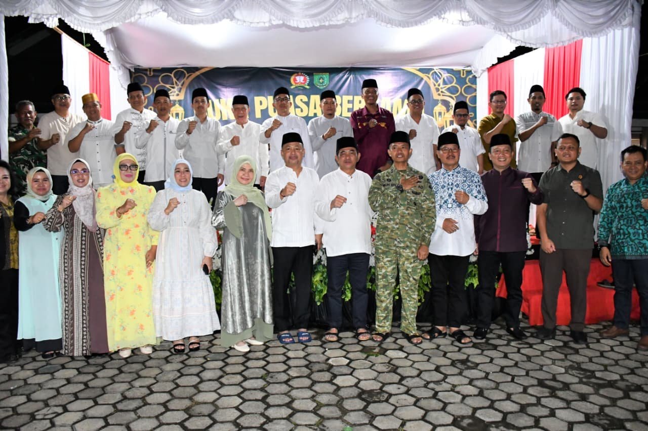 kodim-1012/buntok-gelar-buka-puasa-bersama-pemkab-barsel-dan-forkopimda