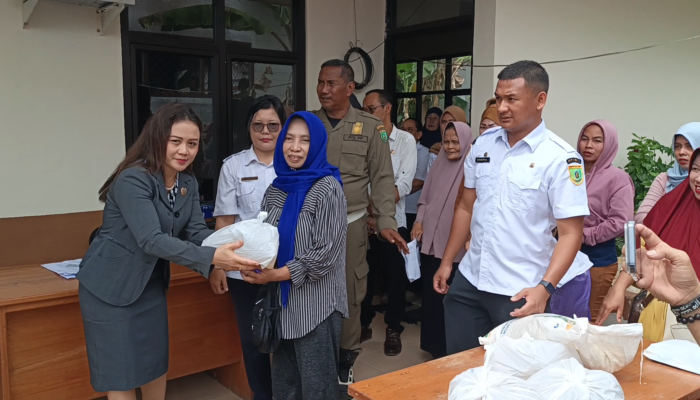 legislator-dprd-barsel-apresiasi-penyaluran-cadangan-pangan-pemerintah-di-hilir-sper‎