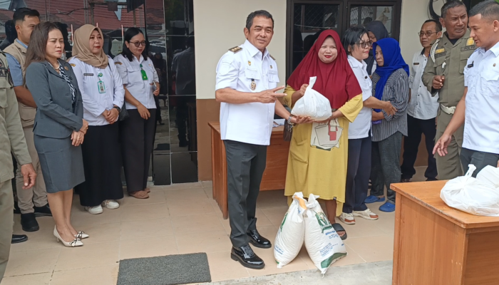 wabup-barsel-launching-penyaluran-cadangan-pangan-pemerintah-periode-februari–maret-2026‎